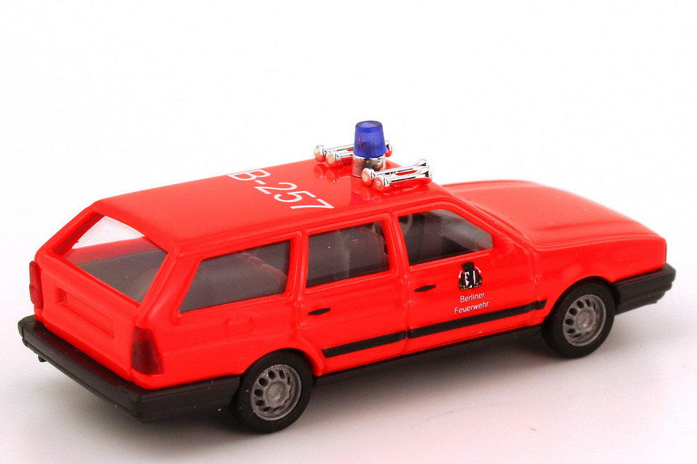 Foto 1:87 Set-Packung Feuerwehr Berlin (VW Passat Variant II + Iveco Daily + Mercedes-Benz LP 813) Busch 49924