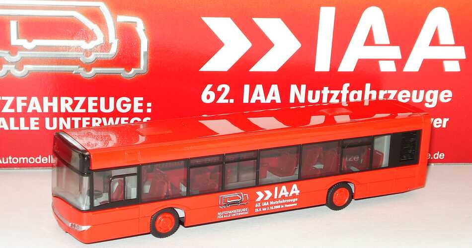 Foto 1:87 Solaris Urbino III rot 62. IAA Nutzfahrzeuge 2008 - Nutzfahrzeuge: Für alle unterwegs Rietze