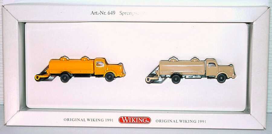 1:87 Sprengwagen mit Walze 1961 (2 Sprengwagen orange und beige) 