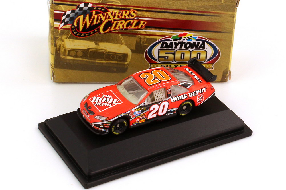 Foto 1:87 Toyota Camry NASCAR 2008 Joe Gibbs Racing, Home Depot Nr.20, Tony Stewart (Daytona 500 Edition) Winners Circle 70467