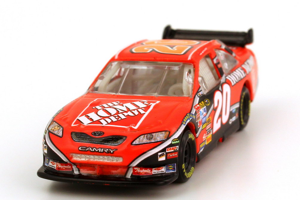 Foto 1:87 Toyota Camry NASCAR 2008 Joe Gibbs Racing, Home Depot Nr.20, Tony Stewart (Daytona 500 Edition) Winners Circle 70467