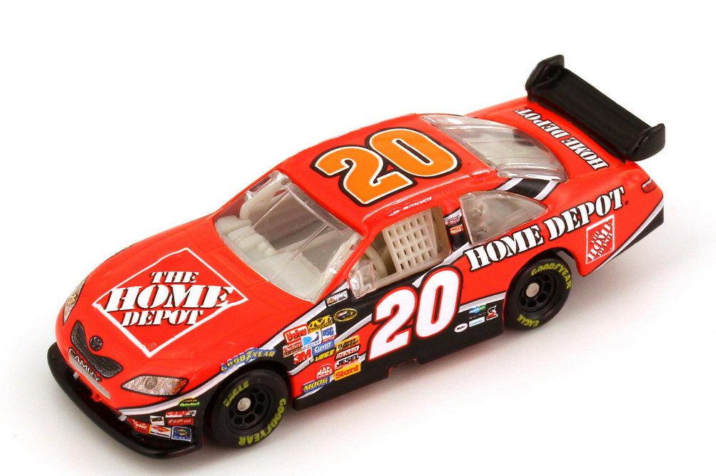 Foto 1:87 Toyota Camry NASCAR 2008 Joe Gibbs Racing, Home Depot Nr.20, Tony Stewart Winners Circle 70528