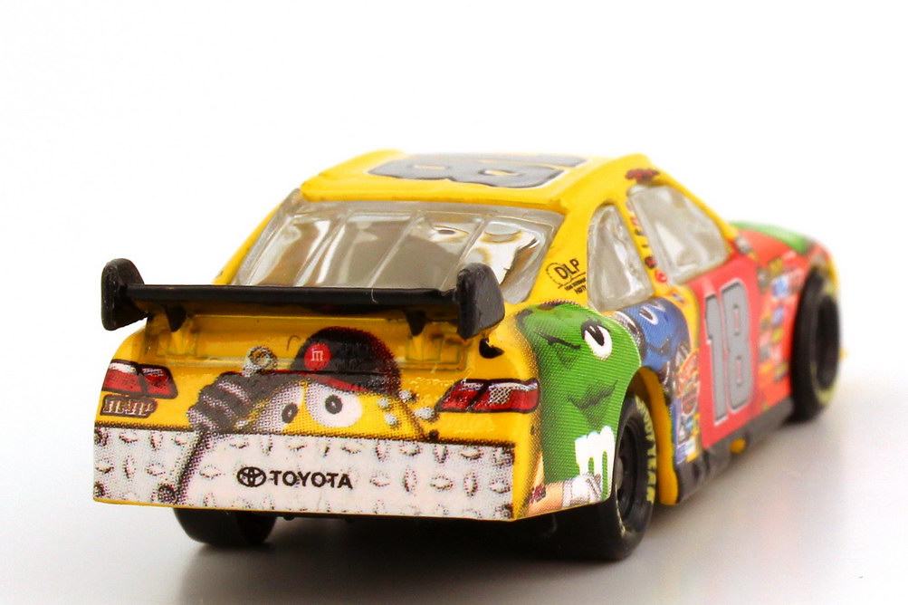 Foto 1:87 Toyota Camry NASCAR 2008 Joe Gibbs Racing, m&m Nr.18, Kyle Busch Winners Circle 70539