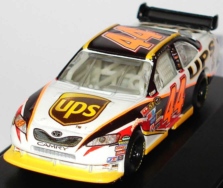 Foto 1:87 Toyota Camry NASCAR 2008 Michael Waltrip Racing, UPS Nr.44, Dale Jarrett Winners Circle 89914