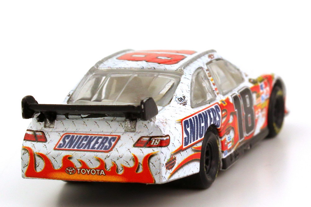 Foto 1:87 Toyota Camry NASCAR 2009 Joe Gibbs Racing, Snickers Nr.18, Kyle Busch Winners Circle 06613