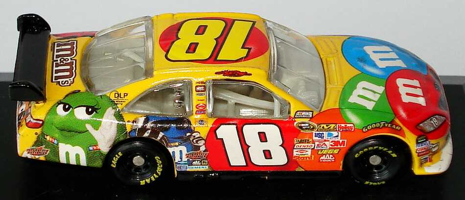 Foto 1:87 Toyota Camry NASCAR 2009 Joe Gibbs Racing, m&m Nr.18, Kyle Busch Winners Circle 06613