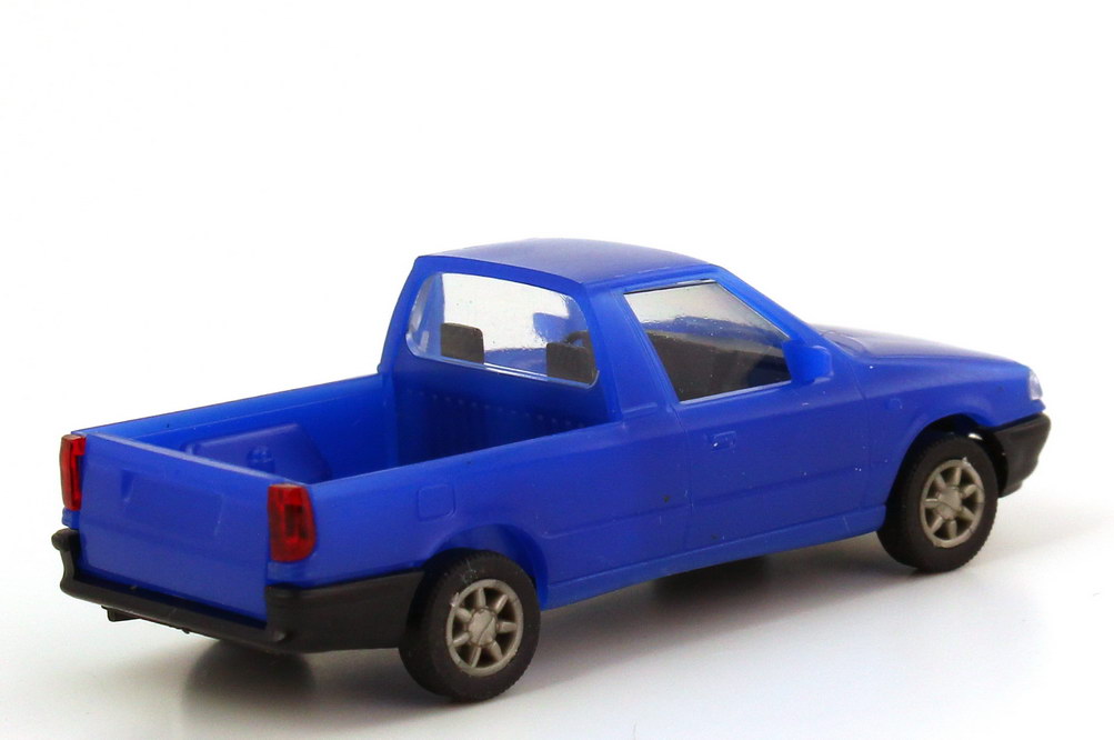 Foto 1:87 VW Caddy II Pickup (Typ 9U) blau CS-Train 97405