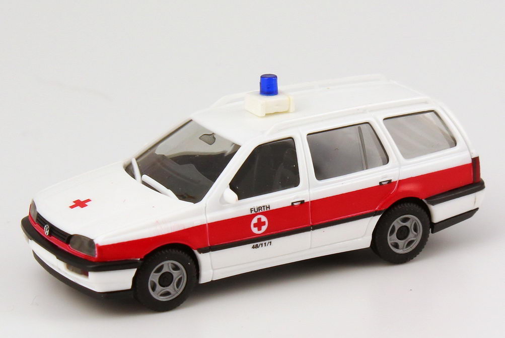 Foto 1:87 VW Golf III Variant DRK Fürth, 48/11/1 herpa 042338