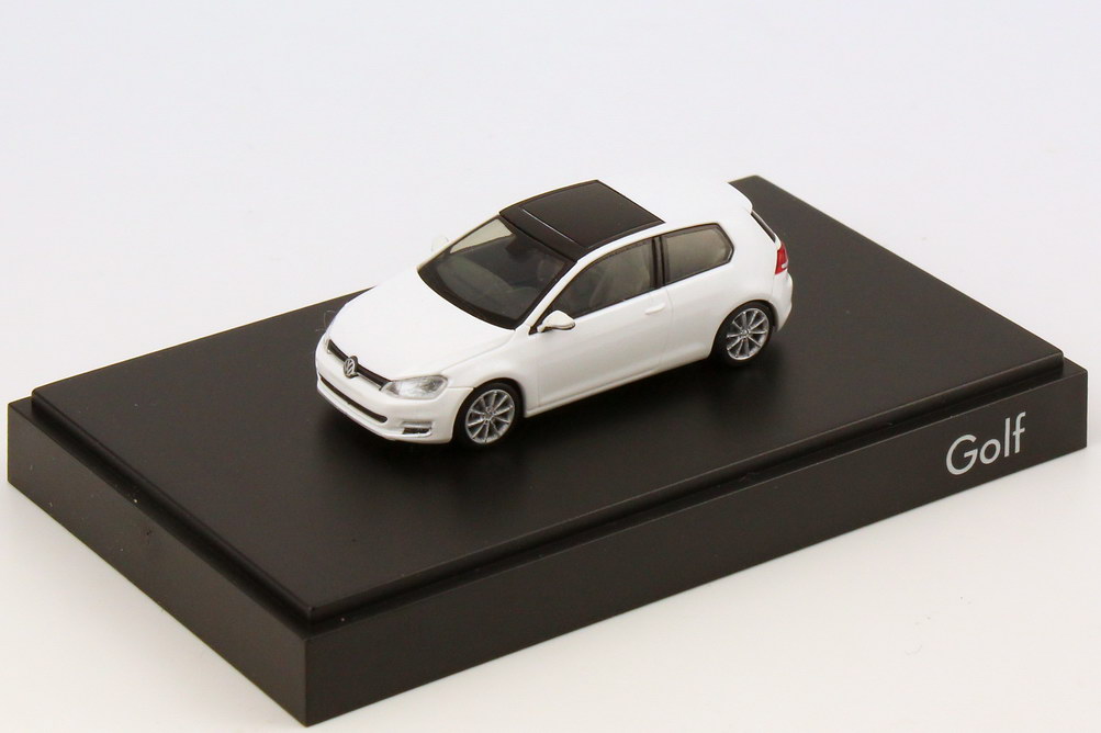 Foto 1:87 VW Golf VII 2012 2türig oryx-white VW - Rietze 5G3 099 301 C9A