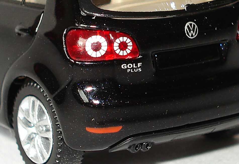 Foto 1:87 VW Golf V Plus Facelift 2009 deepblack perleffekt Werbemodell Wiking 5M0099301AC9X