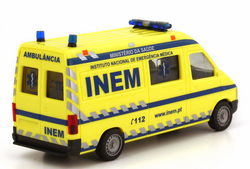 Foto 1:87 VW LT (LT2) RTW INEM Ambulancia (Rettungswagen Portugal) herpa 277884