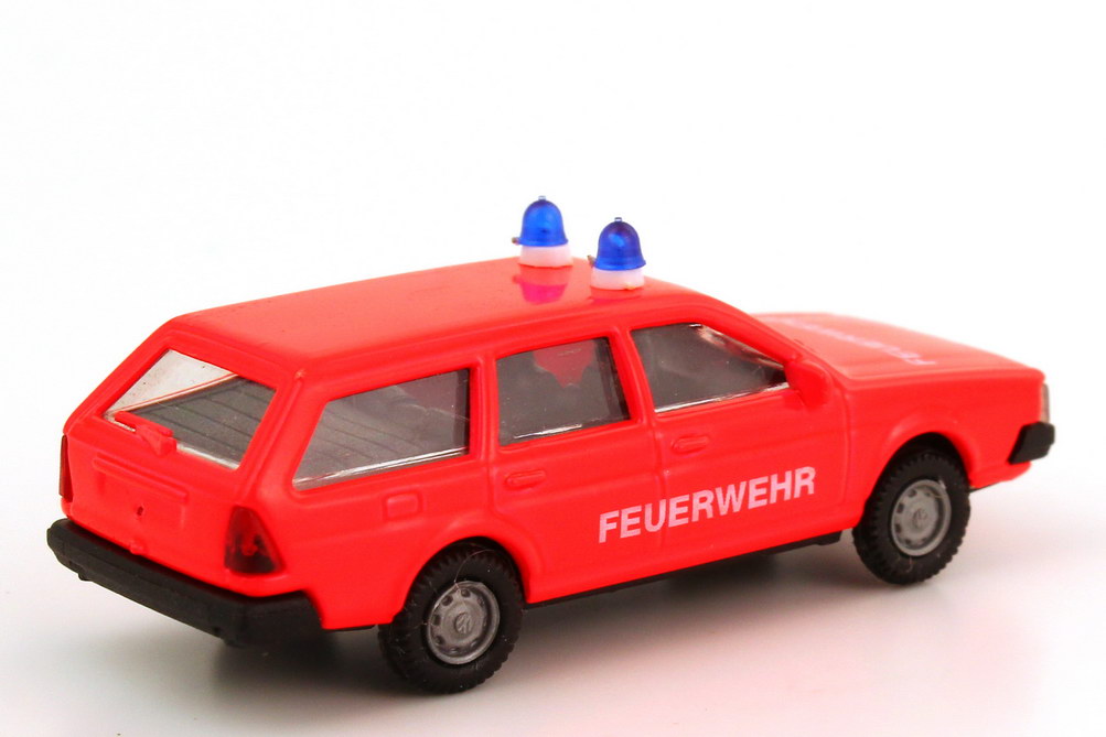 Foto 1:87 VW Passat B2 Variant Feuerwehr tagesleuchtrot - I.M.U.