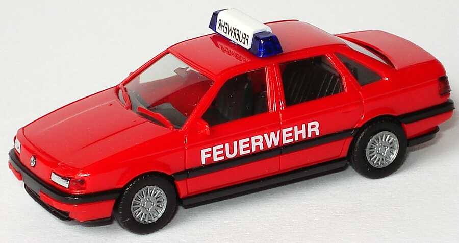 Foto 1:87 VW Passat GL (Typ B3) Feuerwehr ELW rot herpa 4133