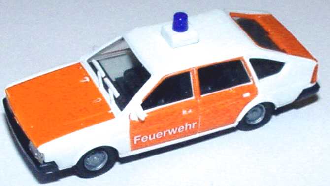 Foto 1:87 VW Passat II Fließheck Feuerwehr weiß/leuchtrot euromodell