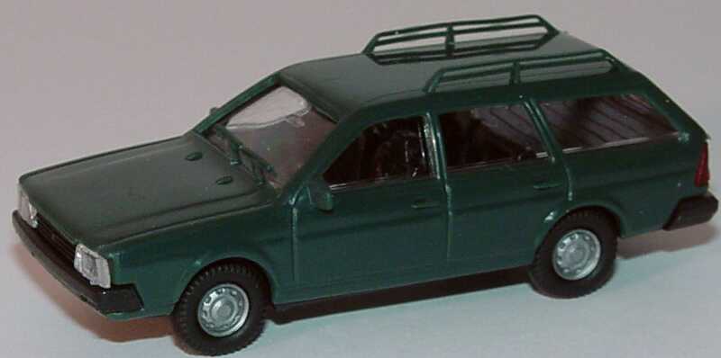 Foto 1:87 VW Passat II Variant mit Dachreeling dunkelgrün euromodell