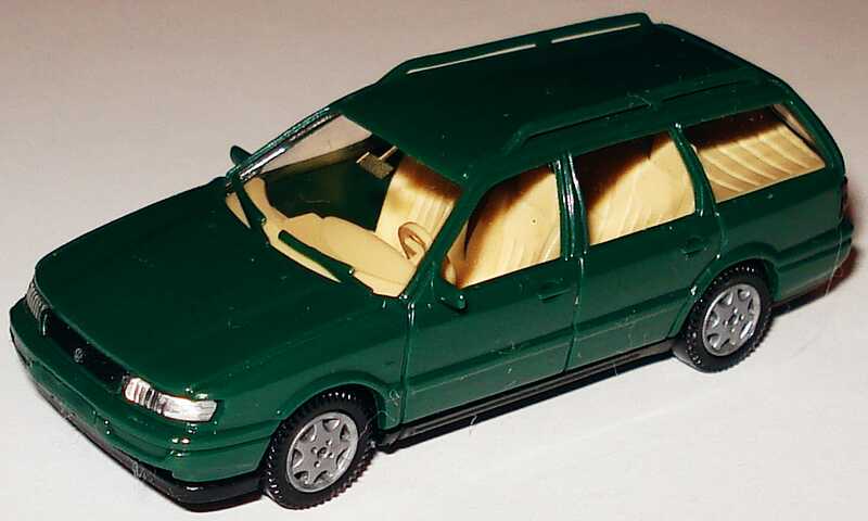Foto 1:87 VW Passat Variant ´94 grün Wiking 0430220