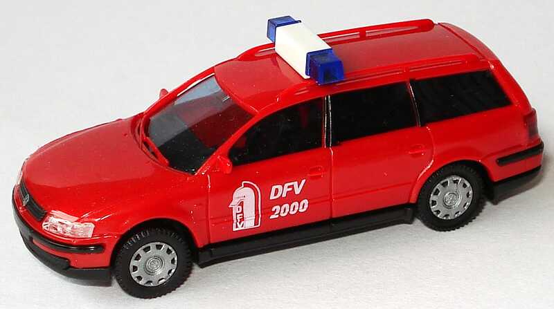 Foto 1:87 VW Passat Variant ´97 Feuerwehr rot DFV 2000 AMW/AWM