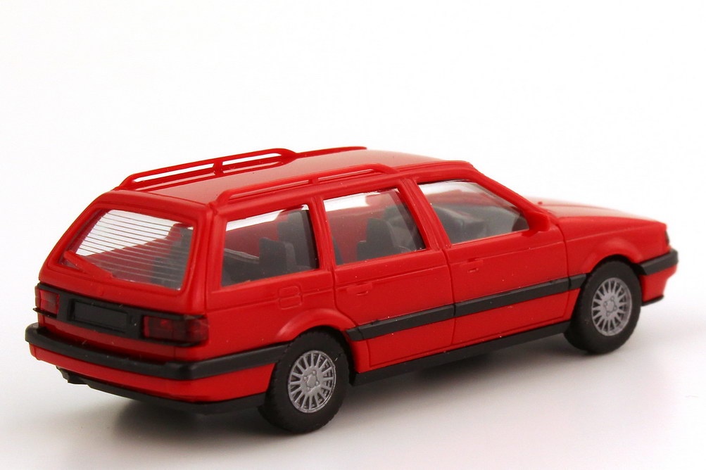 Foto 1:87 VW Passat Variant GL (Typ B3) rot herpa 2083