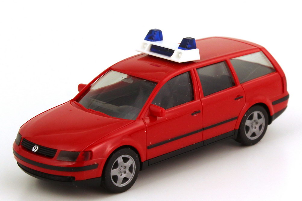 Foto 1:87 VW Passat Variant Typ B5 Feuerwehr ELW rot - herpa 043878