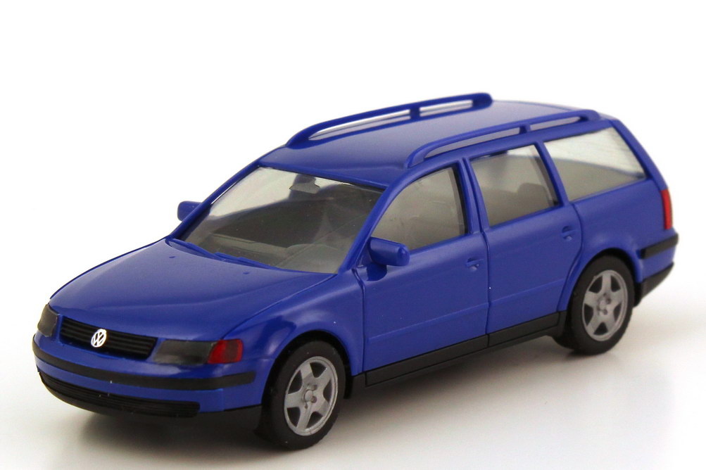 Foto 1:87 VW Passat Variant (Typ B5) blau, Minikit gebaut herpa 022224/012249