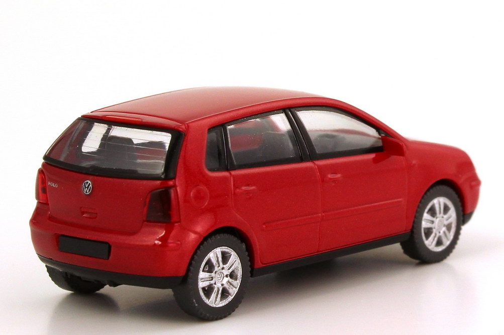 Foto 1:87 VW Polo IV 2002 (Typ 9N) 4türig muranorot-met. Wiking 03404