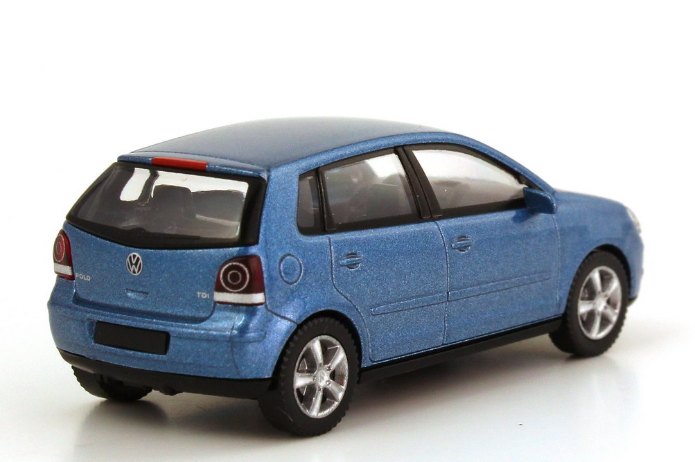 Foto 1:87 VW Polo IV Facelift 2005 4türig (Typ 9N3) tossa-blau-met. Wiking 03440