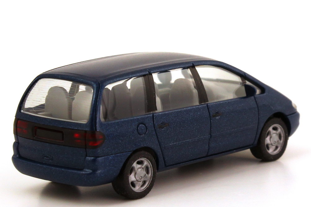Foto 1:87 VW Sharan I Typ 7M blau-met. - herpa 031844