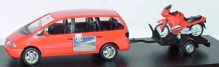 Foto 1:87 VW Sharan mit Anhänger und BMW R 1100 RS Route 66 herpa 178716