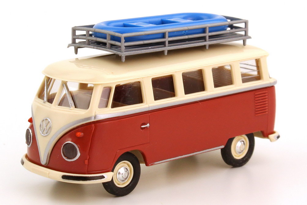 Foto 1:87 VW T1 (T1b) Mindersamba Bus siegellack-rot/beige mit Dachgepäckträger und Schlauchboot Brekina 31815