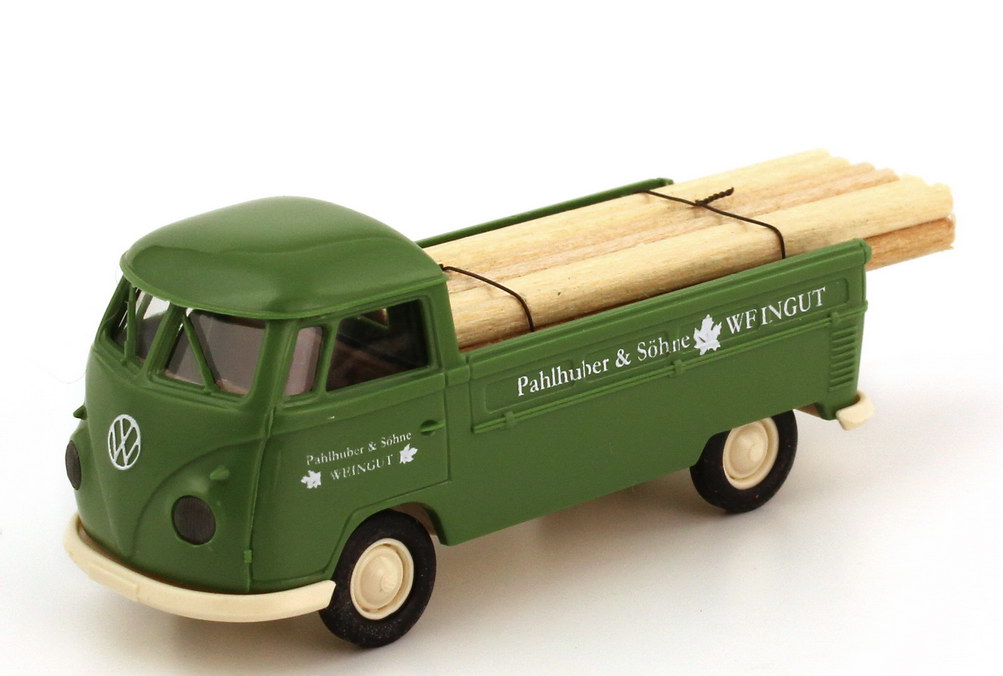 Foto 1:87 VW T1 (T1b) Pritsche Weingut Pallhuber & Söhne mit Ladung Brekina 32927