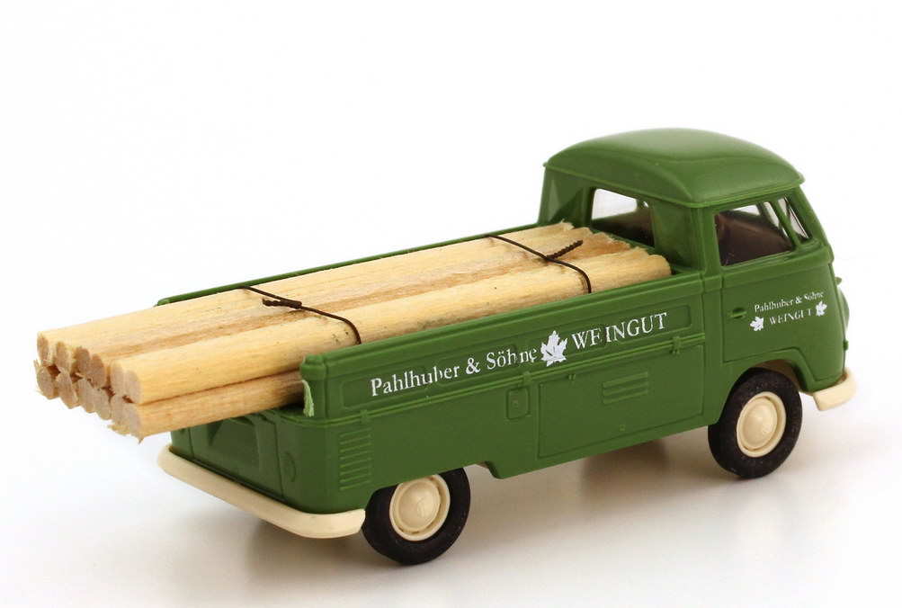 Foto 1:87 VW T1 (T1b) Pritsche Weingut Pallhuber & Söhne mit Ladung Brekina 32927