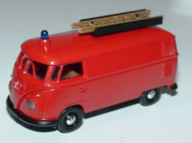 Foto 1:87 VW T1 (T1b) Kasten Feuerwehr TSF rot mit Dachträger und Leiter, großes Blaulicht Brekina 3277