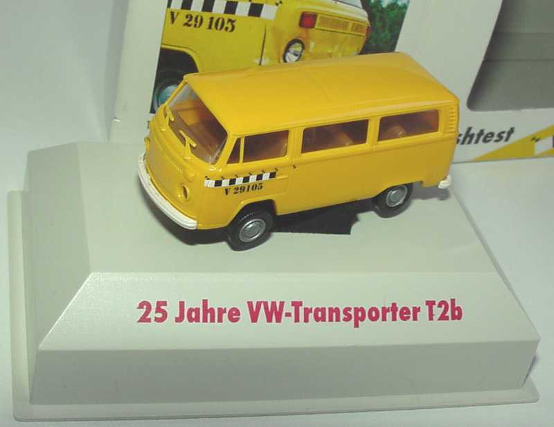 Foto 1:87 VW T2 (T2b) Bus Crashtest-Fahrzeug 25 Jahre VW-Transporter T2b Brekina 33003