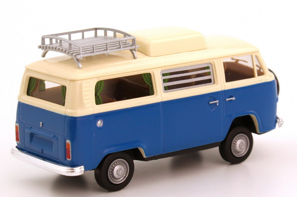 Foto 1:87 VW T2 (T2b) Camping-Bus Camper Hubdach flach blau/beige, mit Gepäckträger Brekina 33105