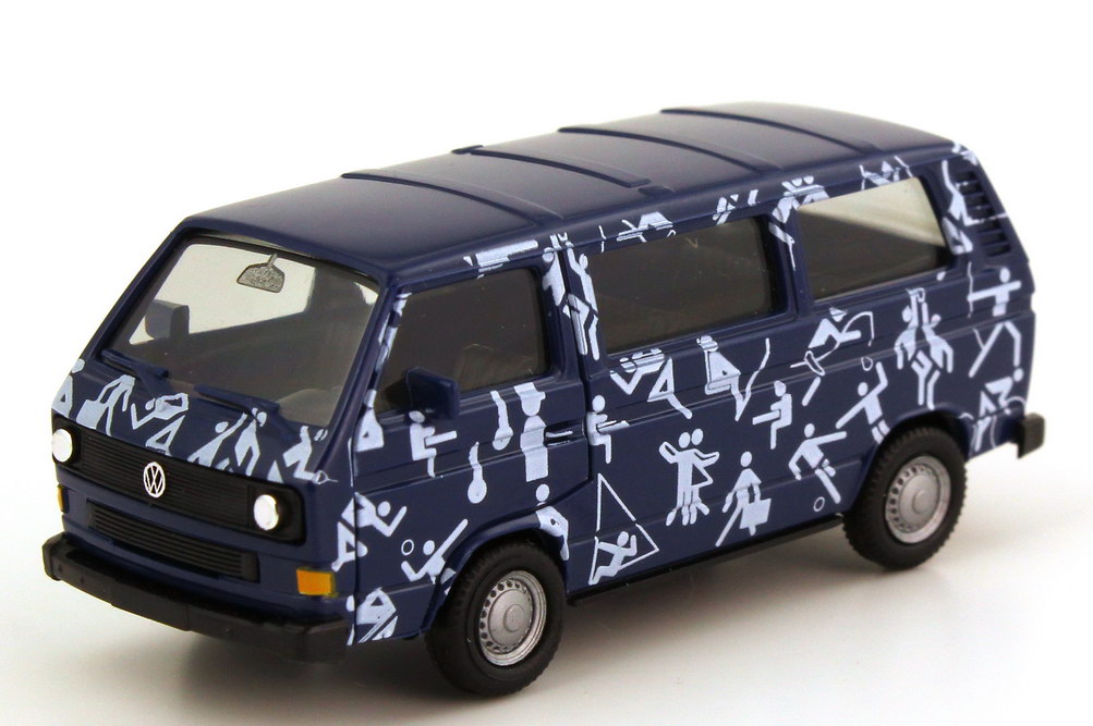 Foto 1:87 VW T3 Bus Sports bedruckt mit Sportsymbolen herpa 181860