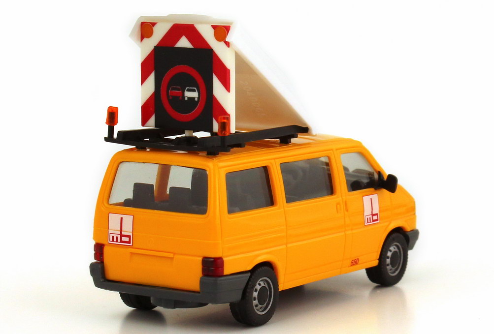 Foto 1:87 VW T4 Bus Schwertransport-Begleitfahrzeug BF3 Max Bögl herpa 046367