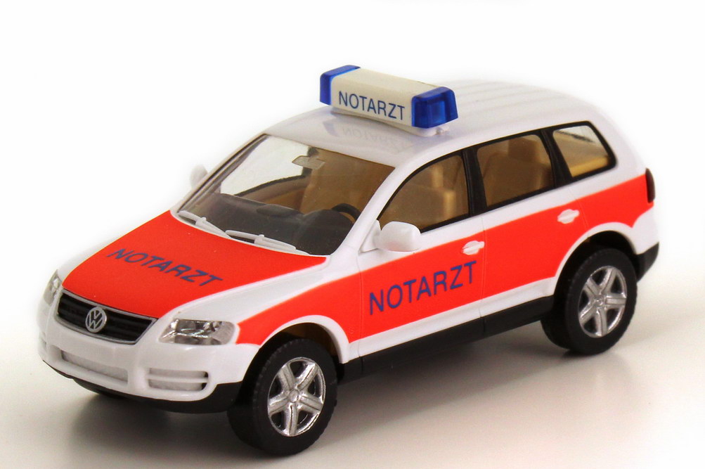 Foto 1:87 VW Touareg I (Typ 7L) NEF Notarzt weiß/tagesleuchtrot Wiking 07109