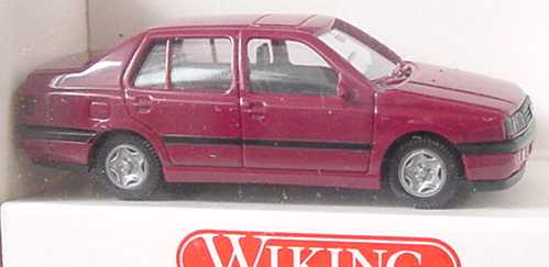 Foto 1:87 VW Vento brombeerrot Wiking 05501