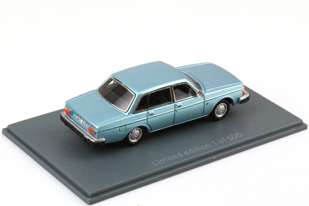 Foto 1:87 Volvo 244 DL blau-met. - 1 of 500 NEO Scale Models 87423