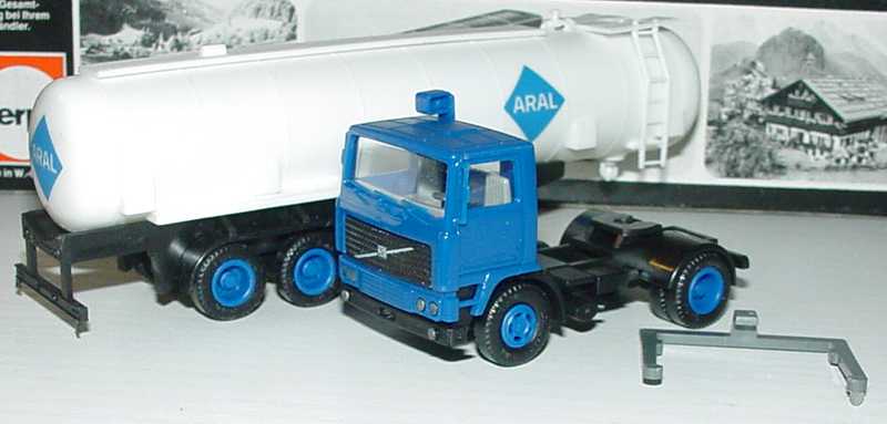 Foto 1:87 Volvo F10 (K) TSzg 2/3 Aral (Spiegel fest) herpa 800200