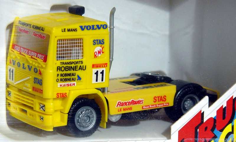 Foto 1:87 Volvo F12 Renntruck Transports Robineau Nr.11 Pascal und Olivier Robineau Albedo 600111