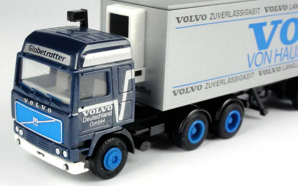 Foto 1:87 Volvo F12 Globetrotter KükoSzg 3/3 Volvo Deutschland GmbH, Volvo - Von Haus aus sicher, IAA 1983 Albedo