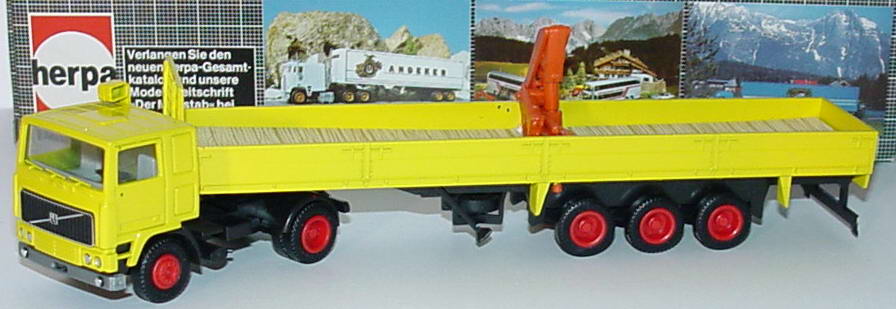 Foto 1:87 Volvo F12 PritschenSzg mit Ladekran rapsgelb (Umbau, lackiert) herpa