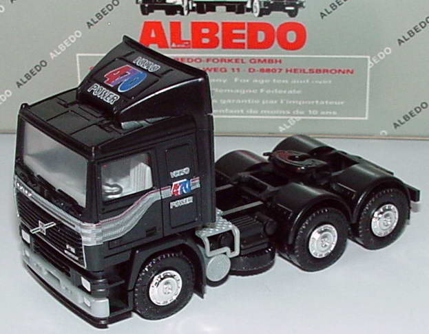 Foto 1:87 Volvo F16 Fv 3a Szgm schwarz mit Volvo-470-Power-Dekor Albedo