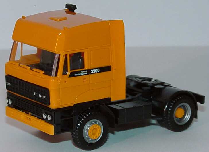 Foto 1:87 Zugmaschinen-Edition DAF (DAF 3300 SC orange + DAF 95 SC rot + DAF 95 SSC weinrot) herpa 186179